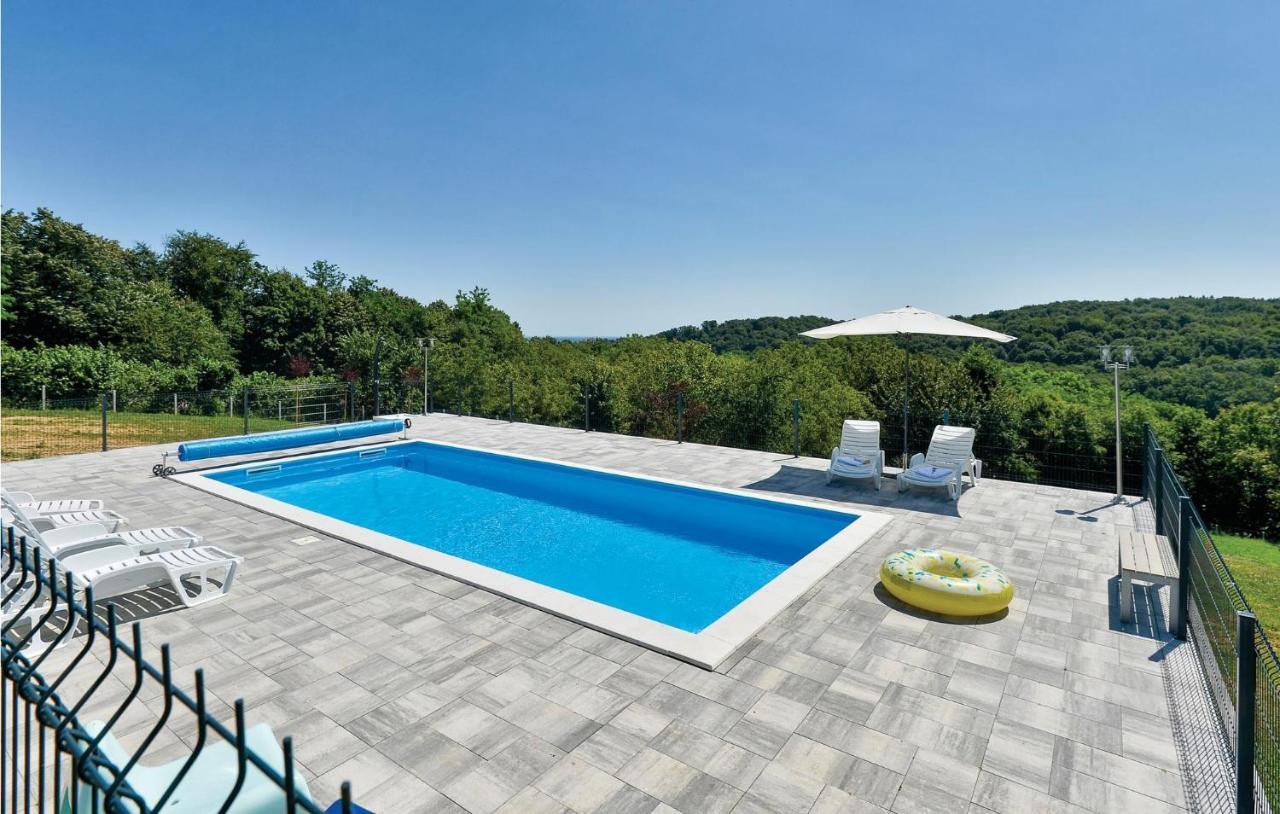 8 Bedroom Lovely Home In Durdevac Thurdevac Exterior photo