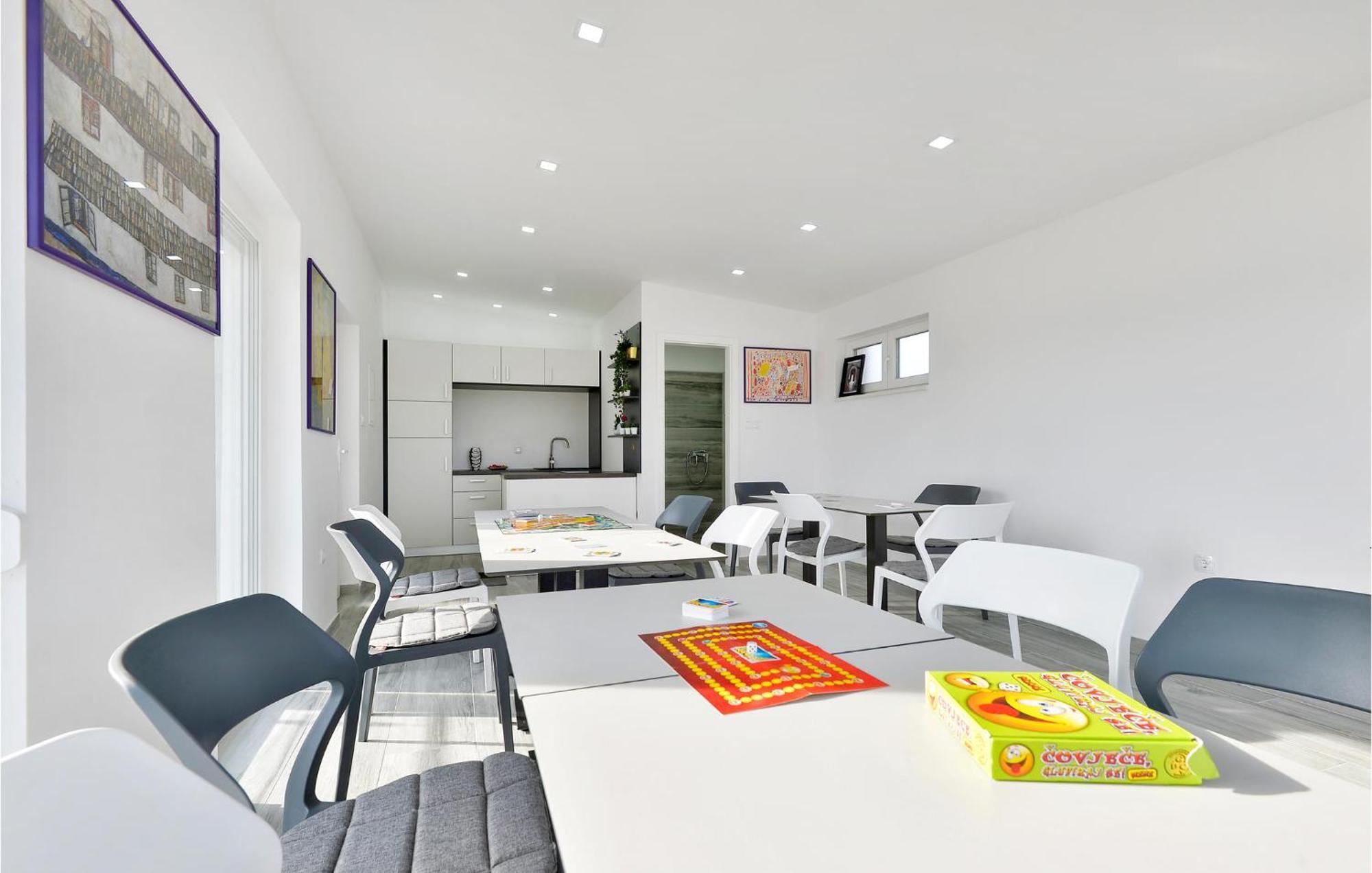 8 Bedroom Lovely Home In Durdevac Thurdevac Exterior photo